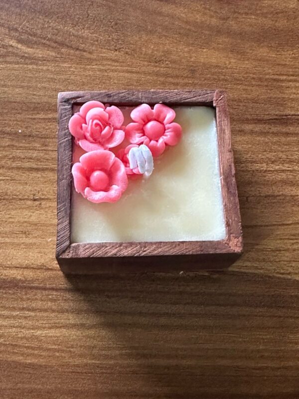 WOODEN SQURE BOX CANDLE